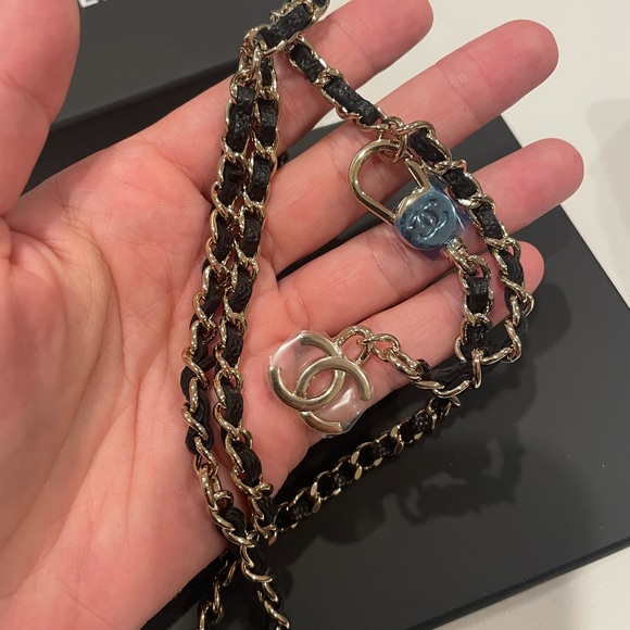 BNIB Chanel 21P belt bag. - Picture 7 of 7